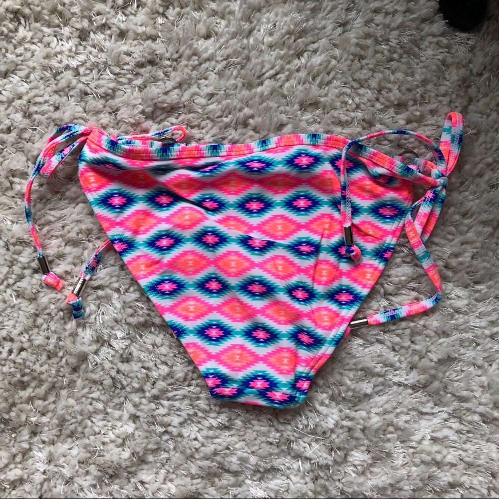 String bikini bottom - Picture 3 of 5